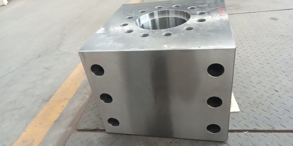 L-Type Fluid End Module L-Type Fluid End Module