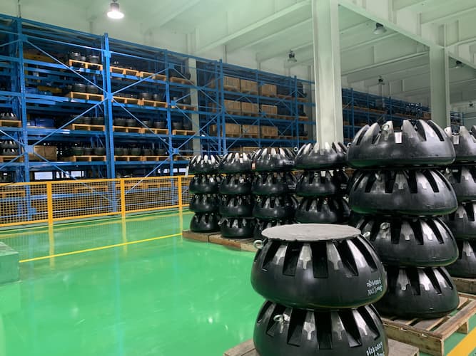 What are the sealing elements of blowout preventers in the oil drilling industry?