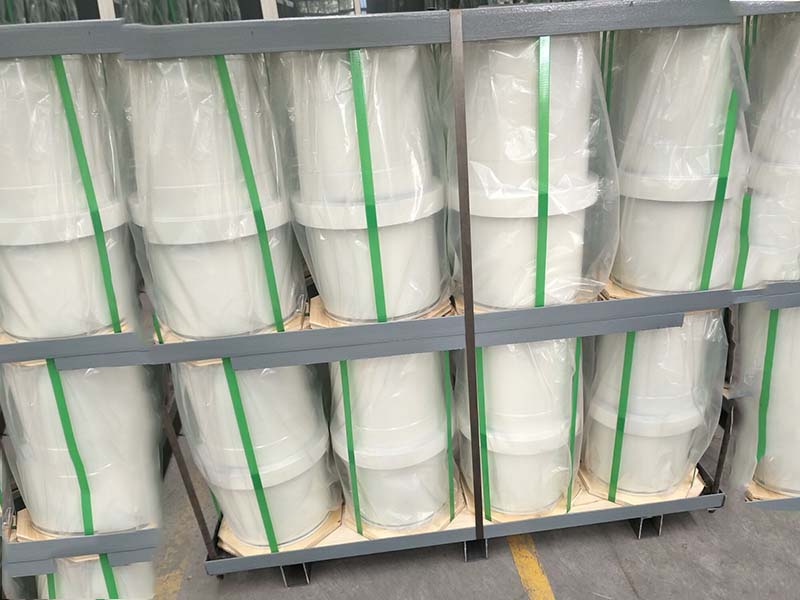 What are the differences between pure zirconia liners and ZTA ceramic liners?